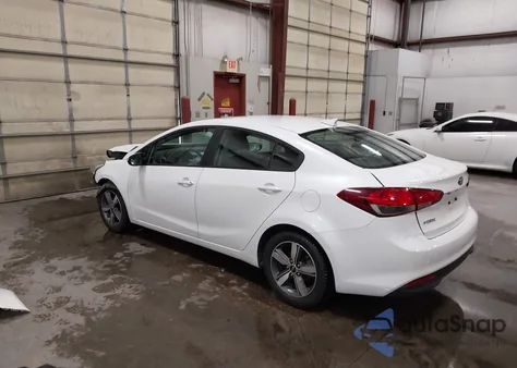 2018 Kia Forte Lx/S z USA, uszkodzony, nr VIN 3KPFL4A76JE238903
